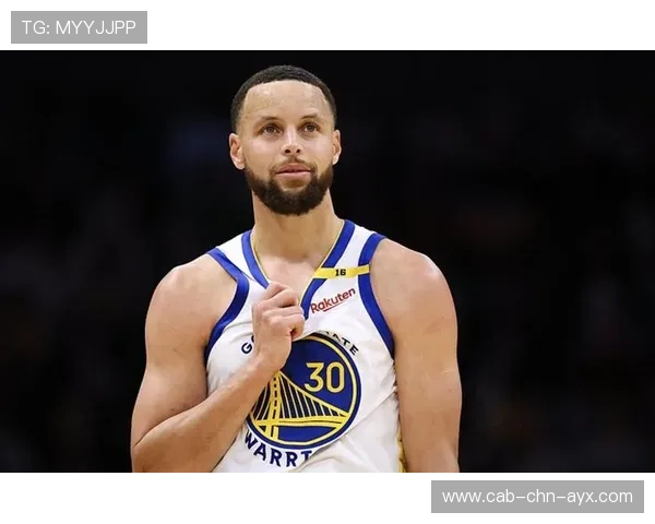 库里再中三分，全队随着他的节奏快乐篮球